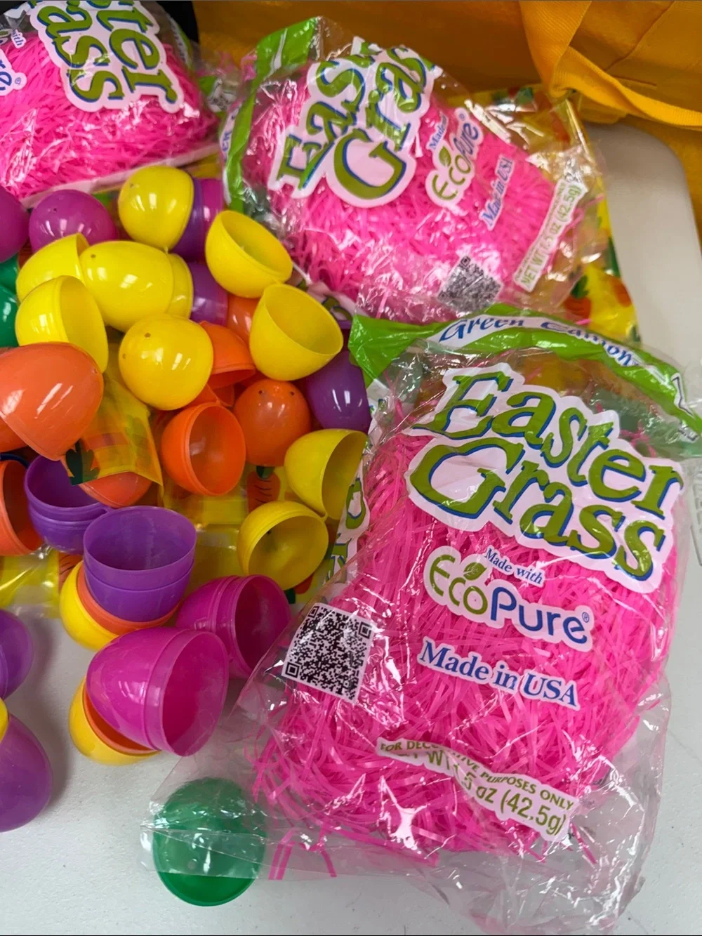 Easter Grass and Plastic Fillable Eggs Party Set - Multi-Color with Easter bag